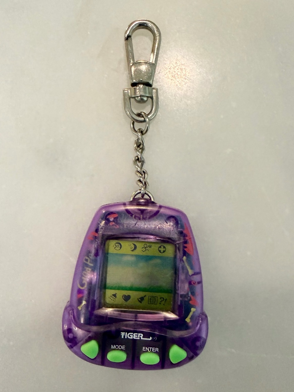 Vintage 1997 Tiger Giga Pets Digital Doggie Purple Virtual Pet Keychain